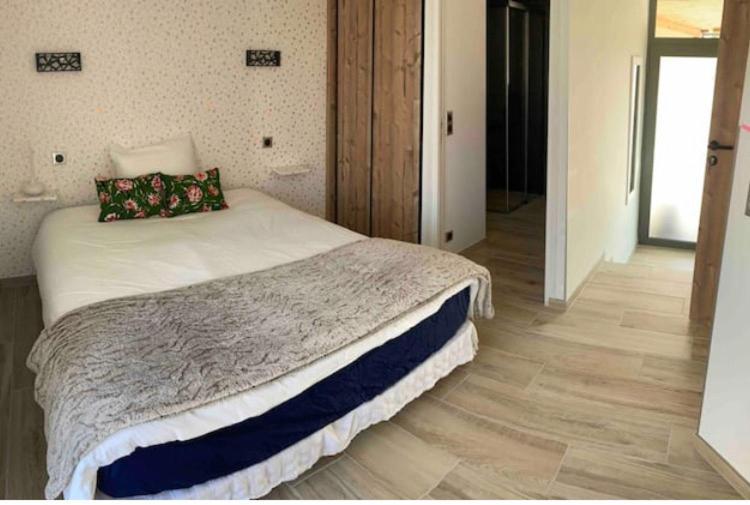 Chambre Avec Salle De Bains Privative Hermonville Exteriér fotografie